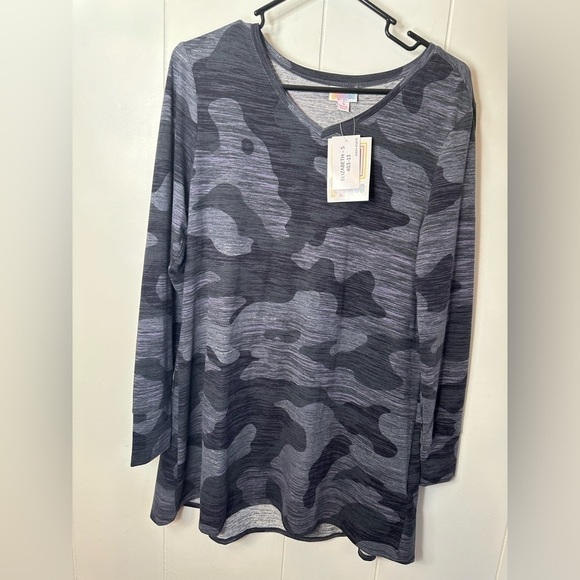NWT LulaRoe Elizabeth Gray Camouflage Women’s Tunic Top Size Small - Picture 4 of 11